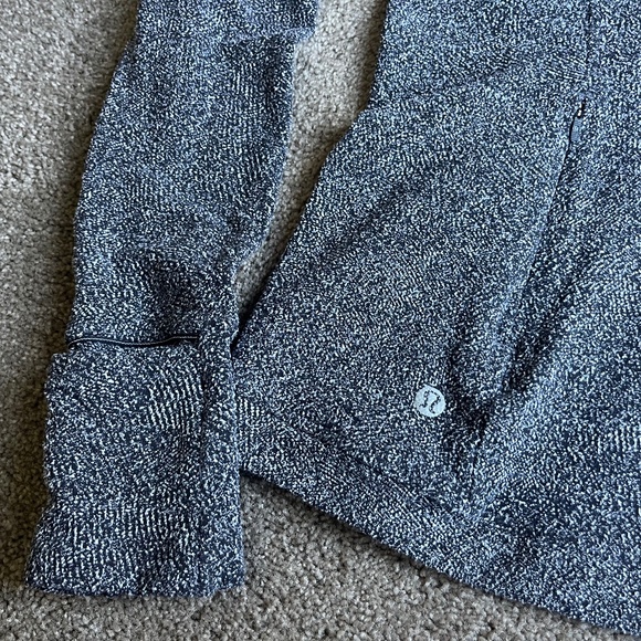 Lululemon long sleeve shirt - Picture 4 of 5